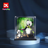 Display King -Acrylic display case with screw for LEGO® Wild Animals: Panda Family 31165