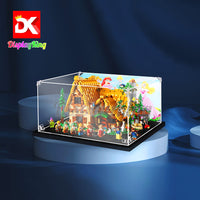 Display King - Acrylic display case with screw for LEGO® Snow White and the Seven Dwarfs' Cottage 43242