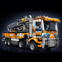 MOULD KING 19014S Pneumatic Concrete Pump Truck with 2132 Pieces