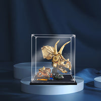 Display King - Acrylic display case with screw for LEGO® Dinosaur Fossils: Triceratops Skull 76969