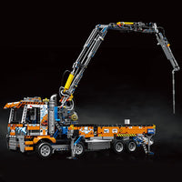 MOULD KING 19014S Pneumatic Concrete Pump Truck with 2132 Pieces