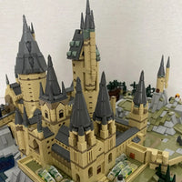 MOULD KING 22004 Harry Potter Hogwarts School of Witchcraft and Wizardry with 6778 Pieces