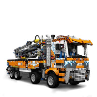 MOULD KING 19014S Pneumatic Concrete Pump Truck with 2132 Pieces