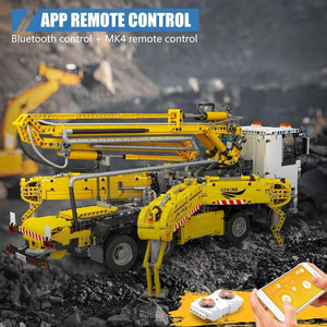 Mould King 19003 Truck with Concrete Pump 4368 Pcs with Motor/APP Remote Control