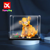 Display King - Acrylic display case with screw for LEGO® Simba the Lion King Cub 43243
