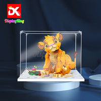 Display King - Acrylic display case with screw for LEGO® Simba the Lion King Cub 43243
