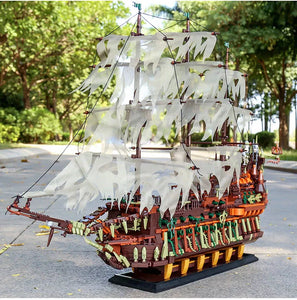 Mould King 13138 Pirates Ship Model Building Blocks Kits, MOC Dutchman Sailboat