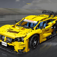 JIESTAR 92024 BMW M4 DTM With Motor with 2676 Pieces
