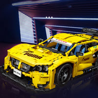 JIESTAR 92024 BMW M4 DTM With Motor with 2676 Pieces
