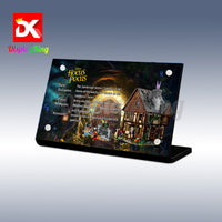 Display King - Acrylic display plaque for LEGO® Disney Hocus Pocus: The Sanderson Sisters Cottage 21341
