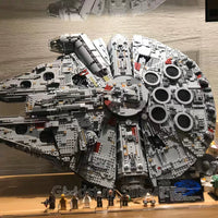 Display King - Acrylic display case for LEGO® Millennium Falcon 75192  (Vertical style)